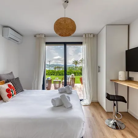 Jolie Maison Avec Vue Сasa de vacaciones Saint-Tropez